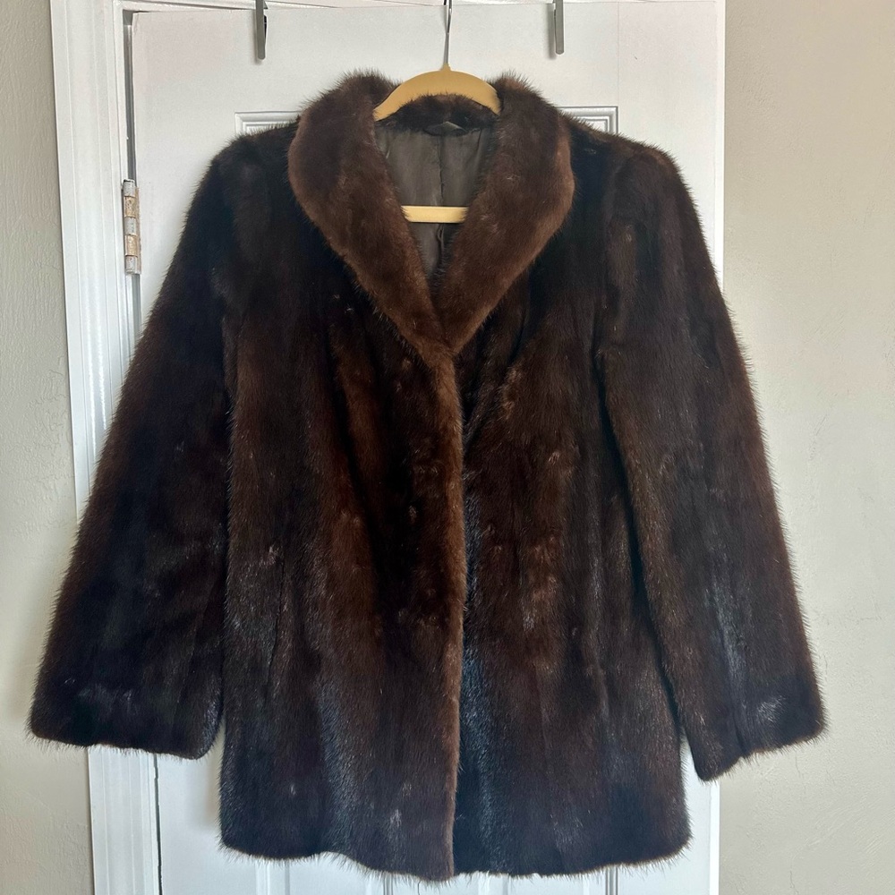 Elegant Brown Mink Fur Coat